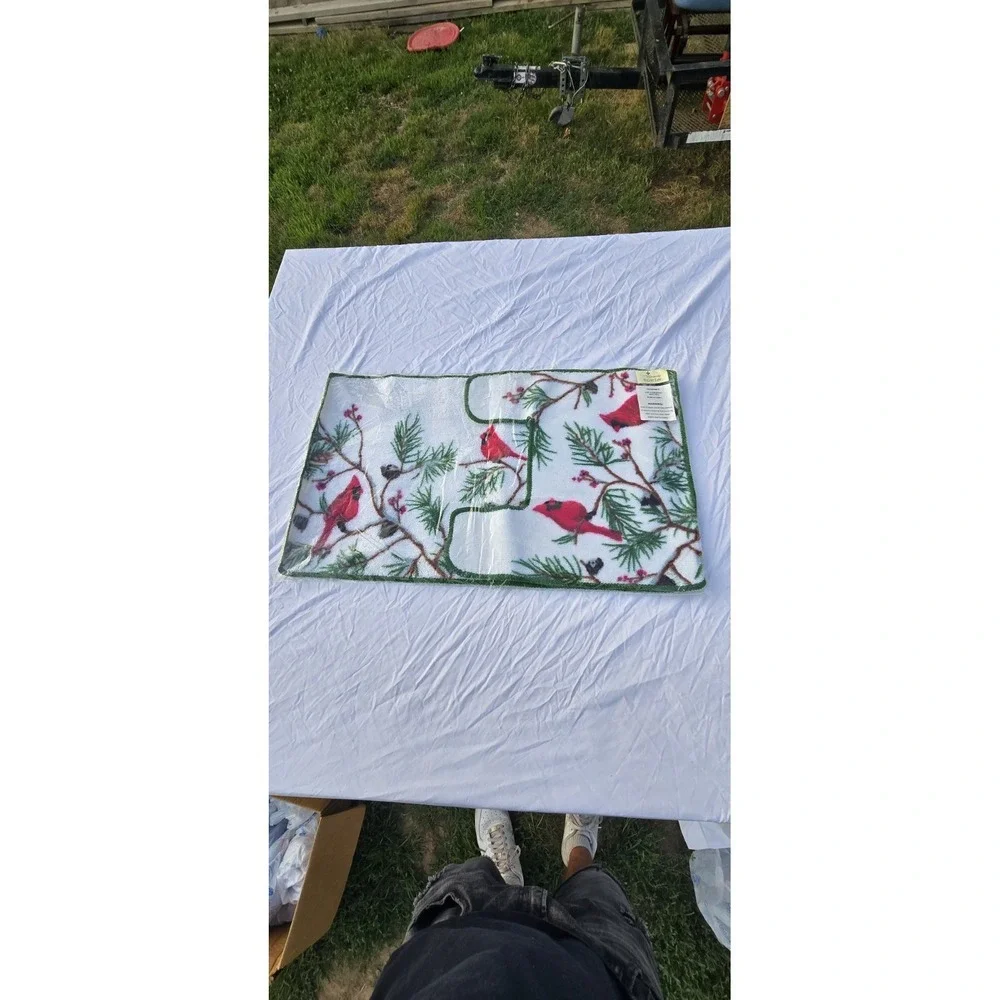 holiday-themed cardinal 2 Piece Bathroom Rug Set